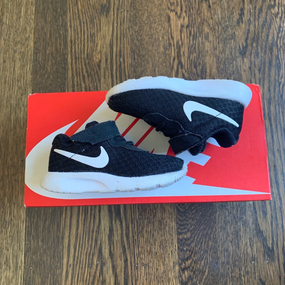 Nike Tanjun